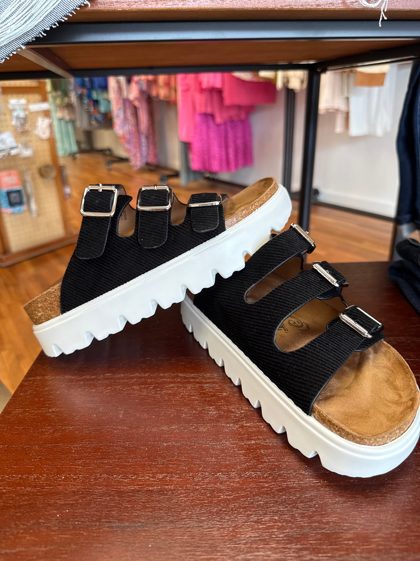 very g plaza sandal