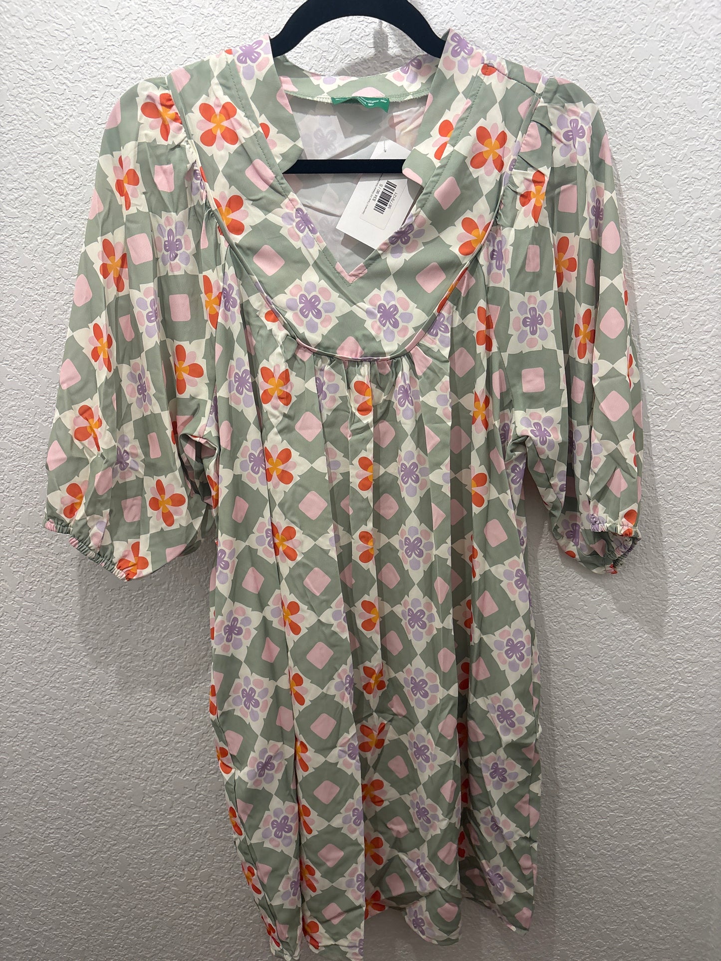 Geometric Floral 3/4 Sleeve Notched Neck