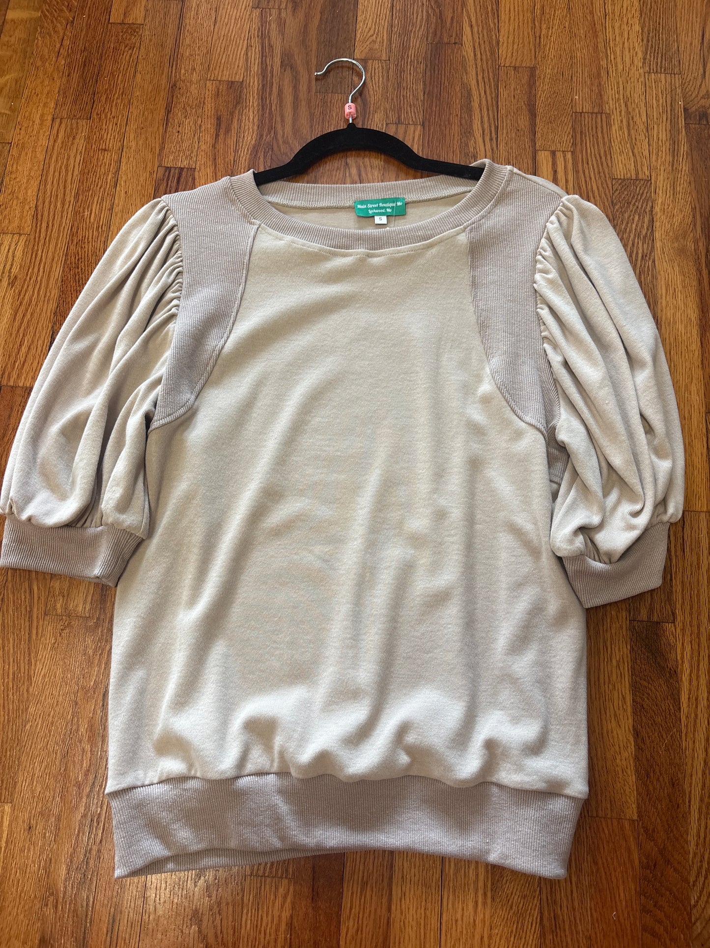 Sleeve Contrast Trim Round Neck Blouse