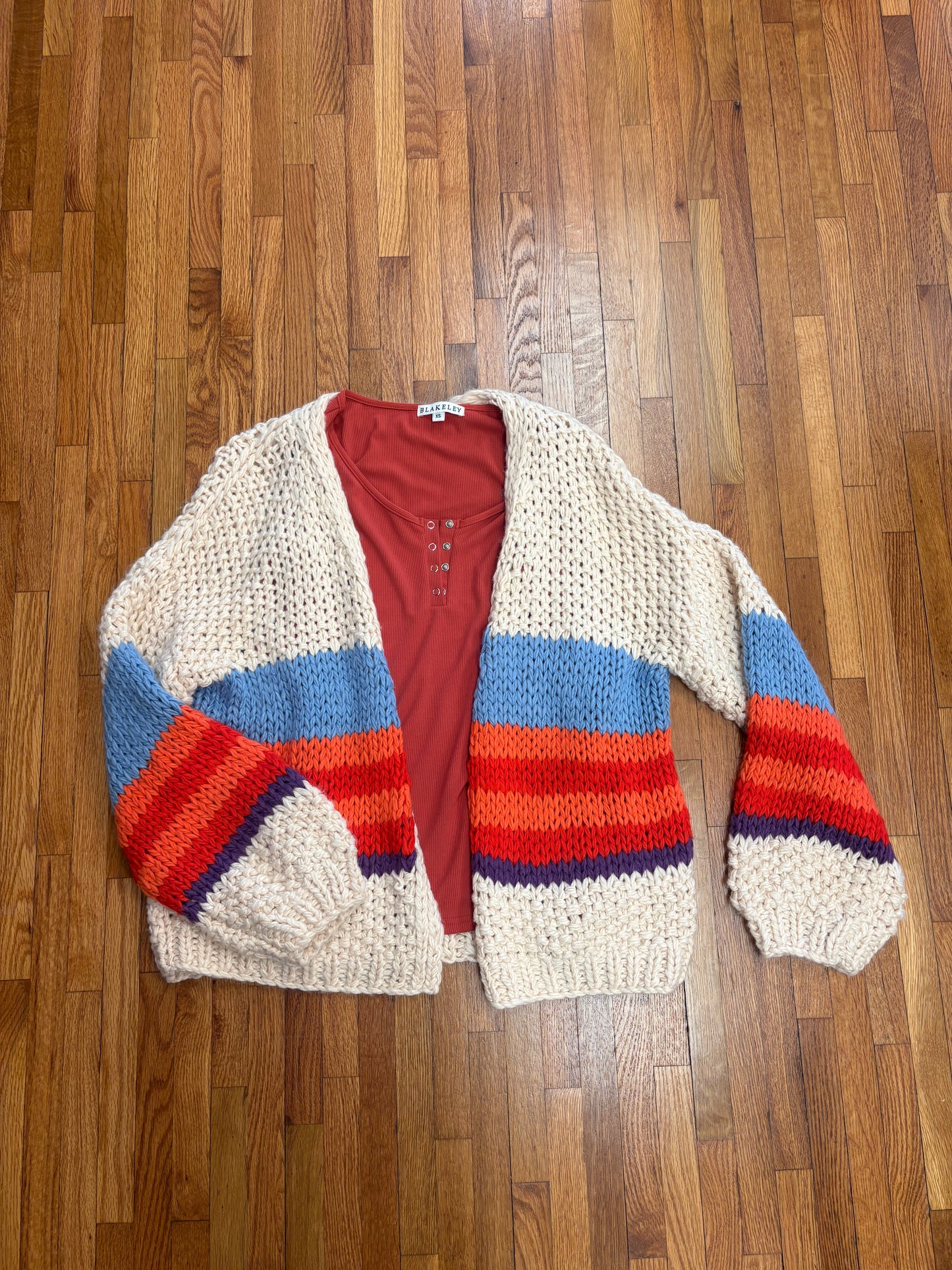 Brooklyn Snap Henley Top - Rusty Red