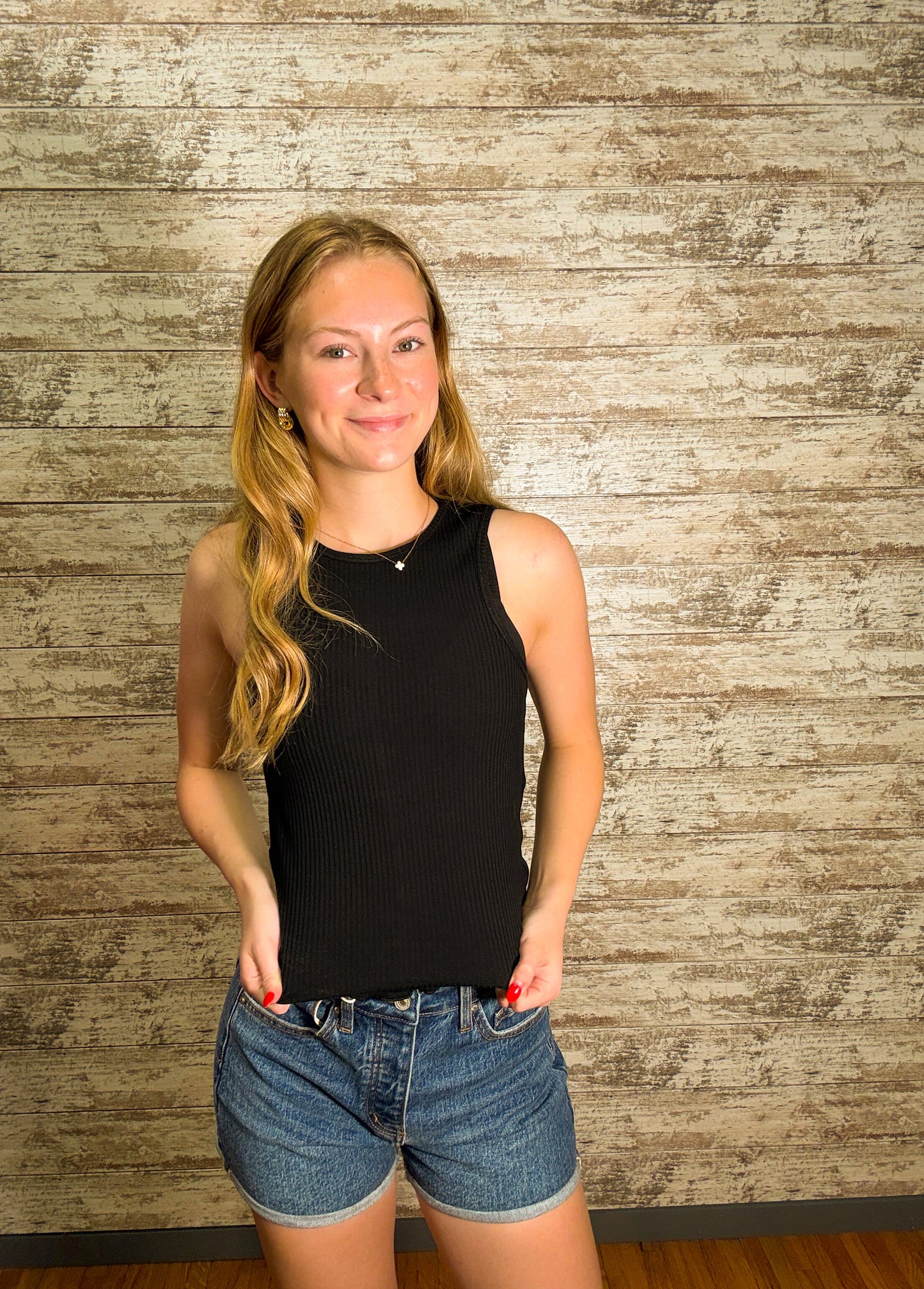 Ribbed Scoop Neck Tank Top - Black