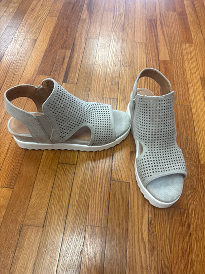Very G Amy Sandal
