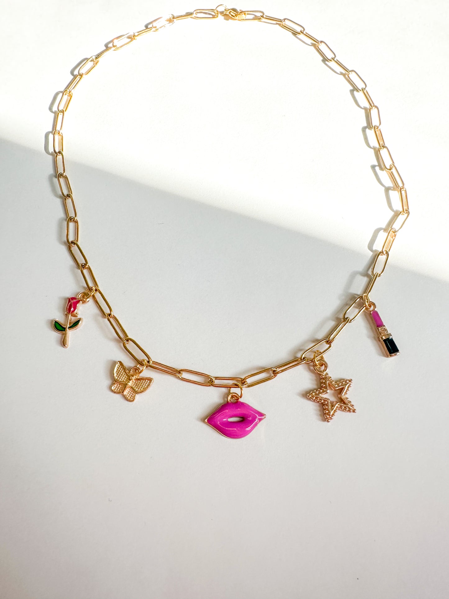 lips necklace