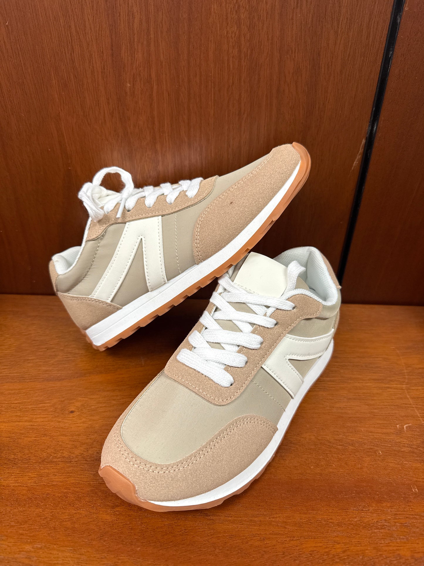 very g joel taupe sneakers