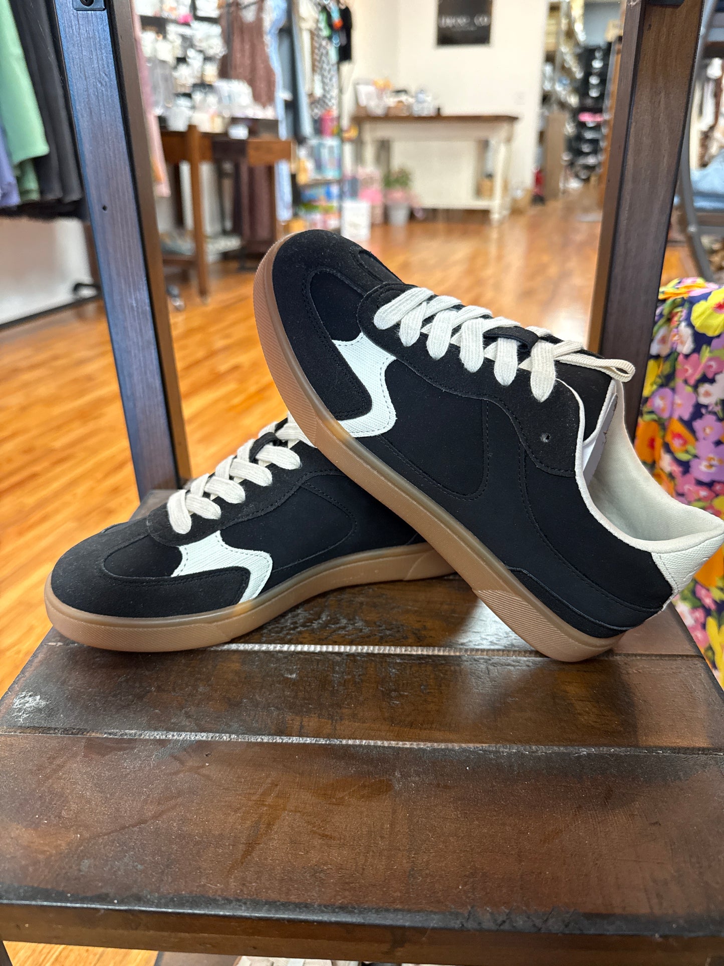 blowfish tastic shoe
