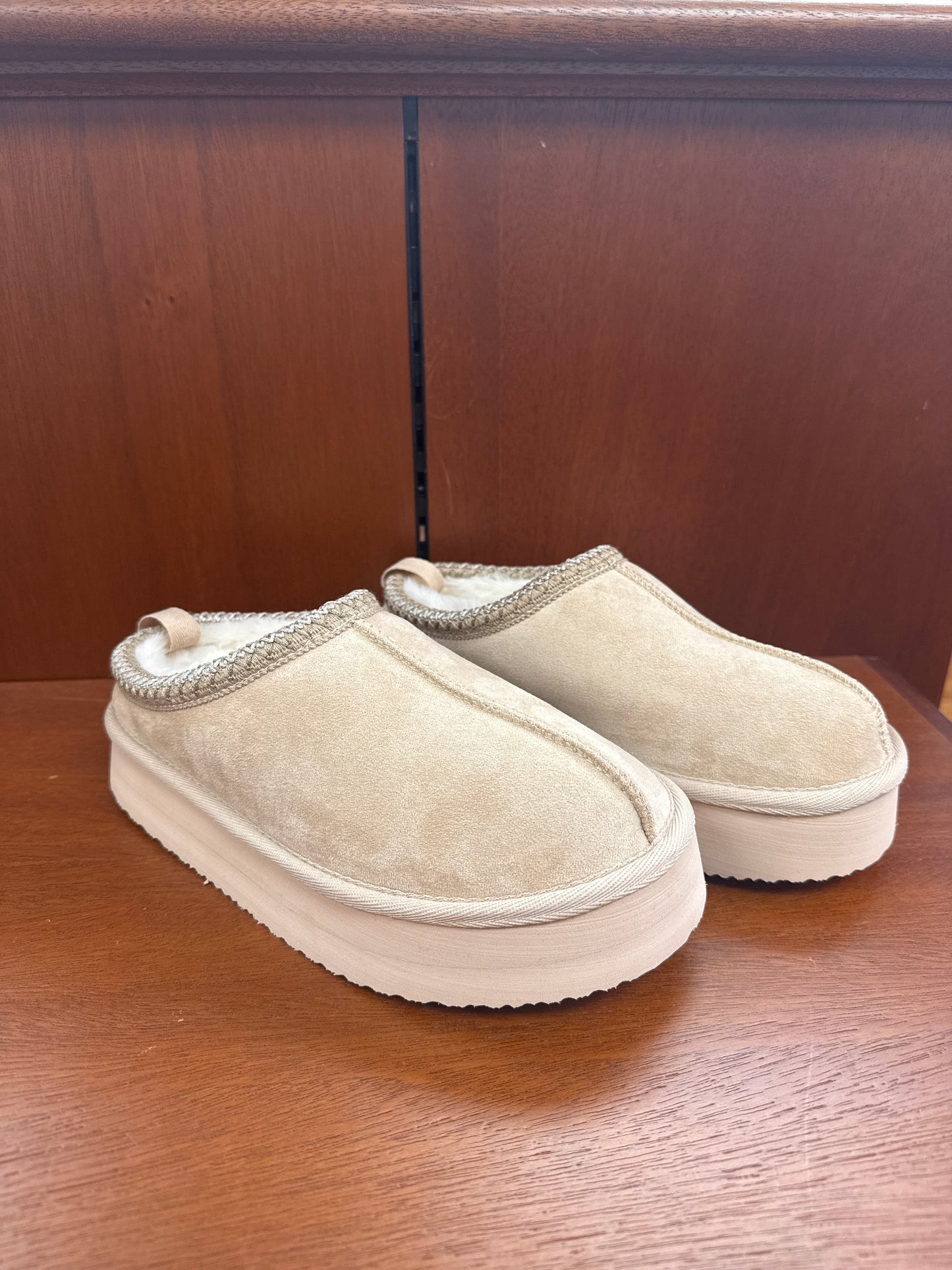 Very G Nude Slippers