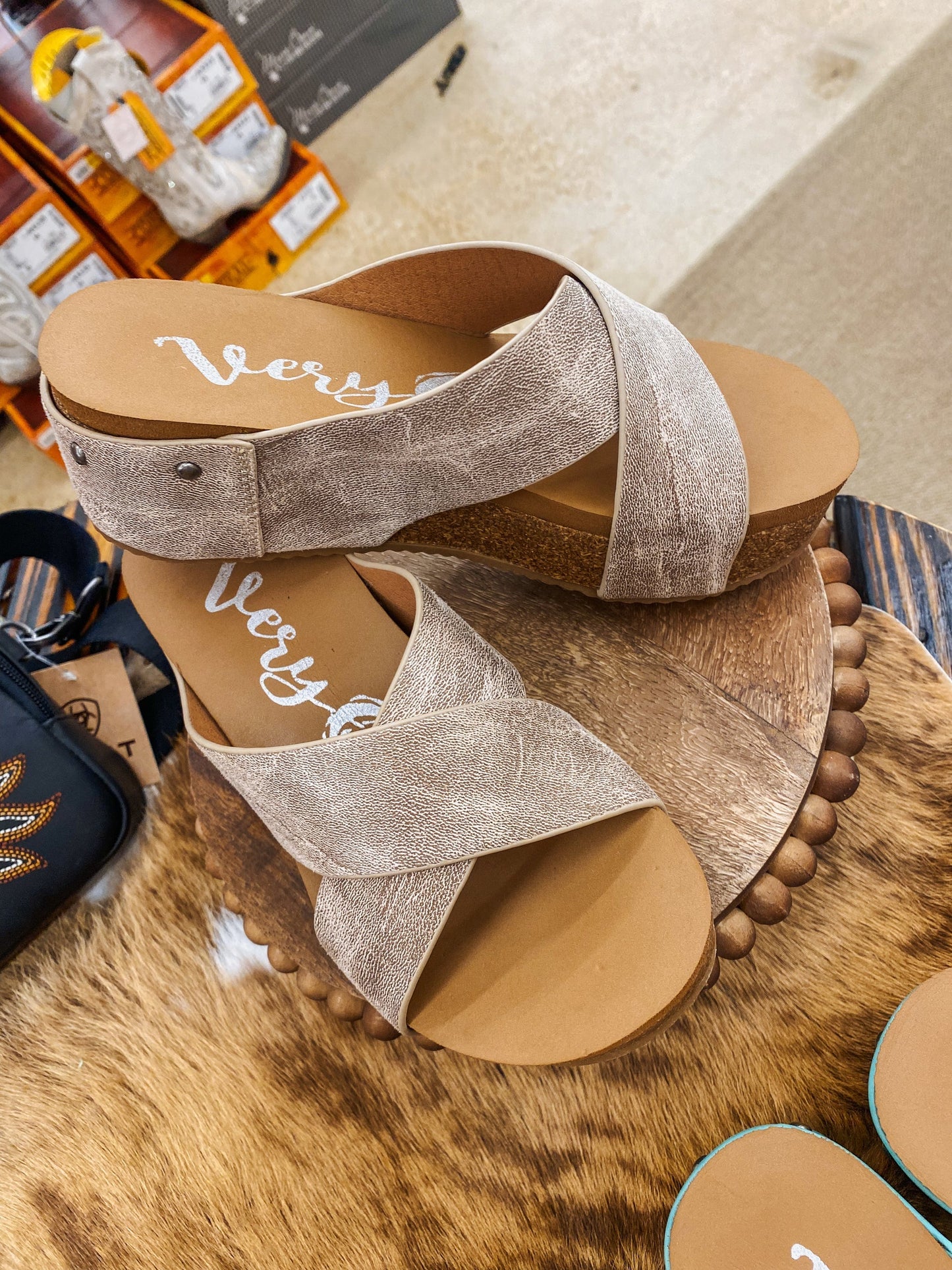 Hero Cream Platform Sandal