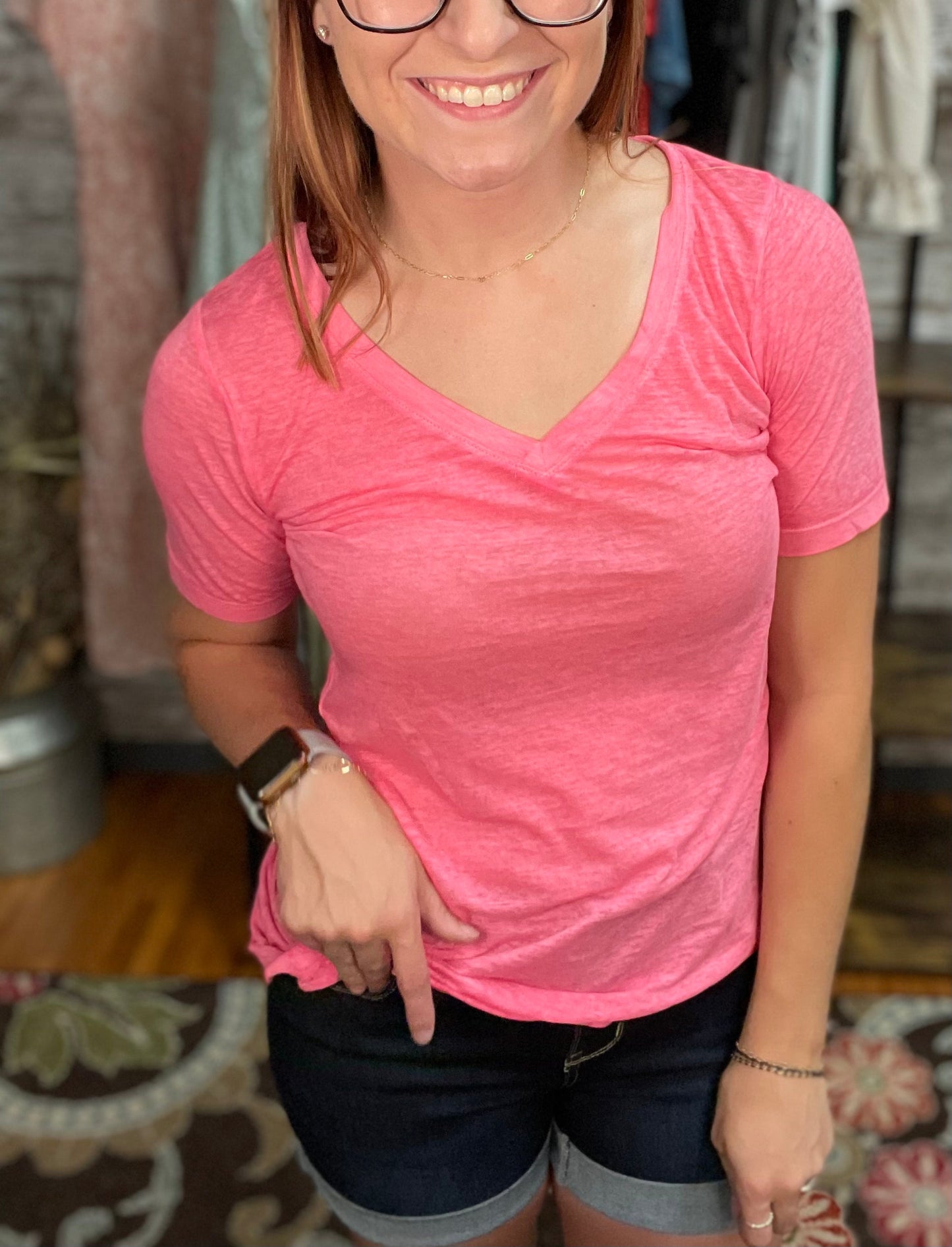 MELANGE BURNOUT SHORT SLEEVE V-NECK TOP